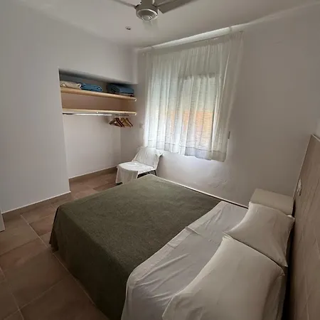 Hostal ROM Familiar Rosas Exterior foto